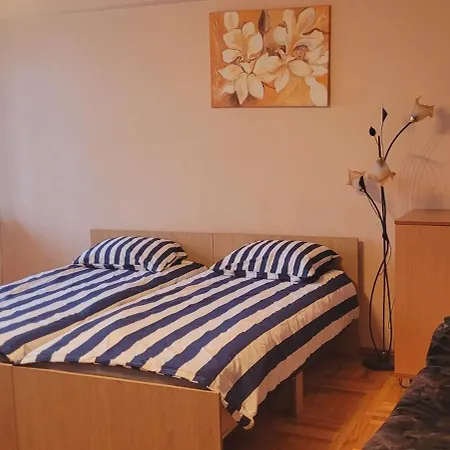 Hostel 4 Шяуляй Екстер'єр фото